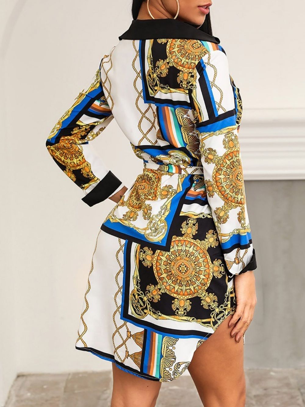 Lange Damesblouse Met Normale Reversknoop En Lange Mouwen