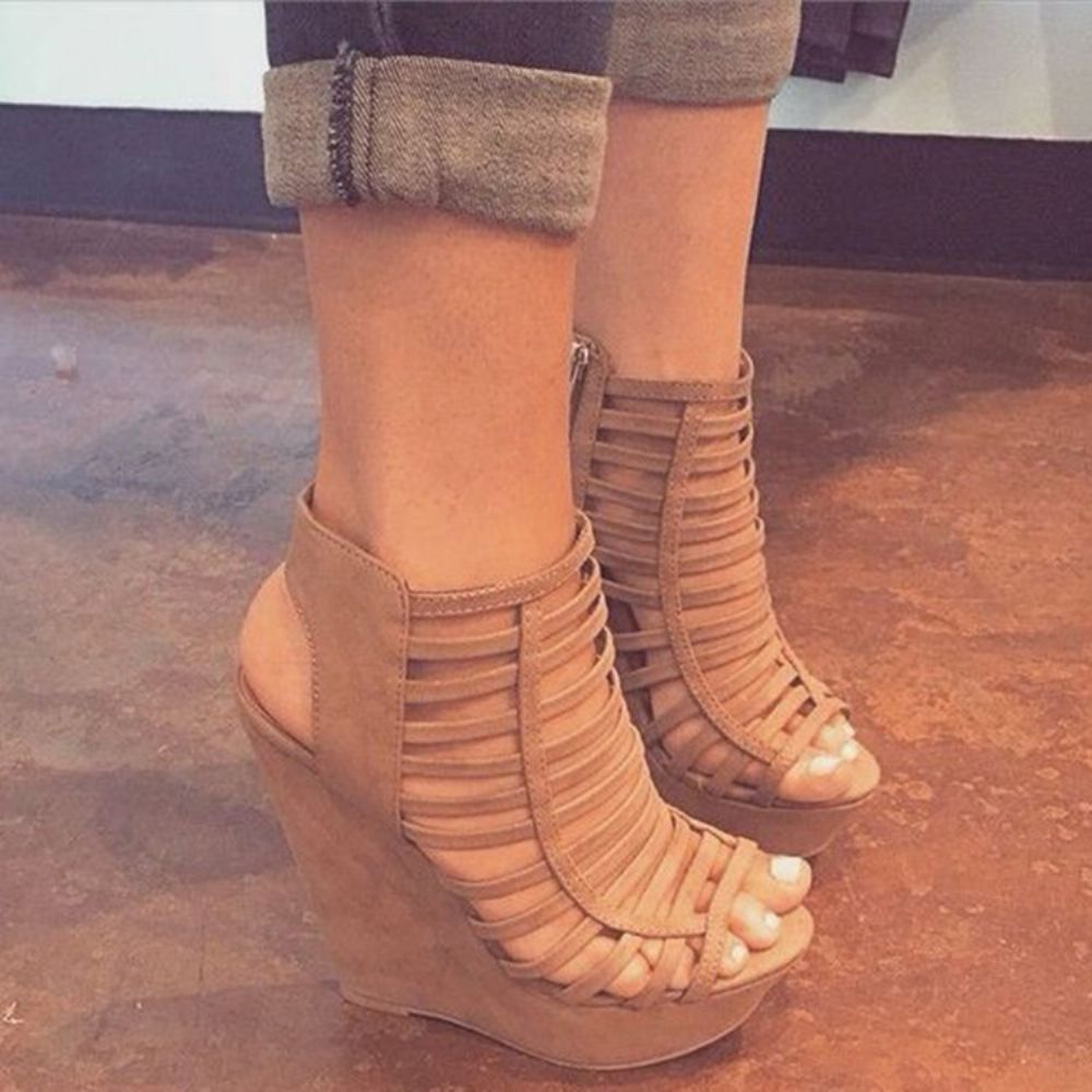 Camel Uitgesneden Stiletto Sandalen