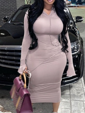 Halflange Bodycon Herfstjurk Met Capuchon En Lange Mouwen