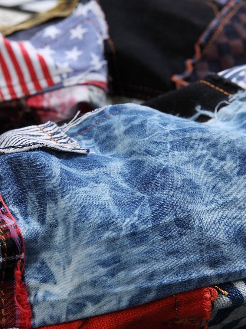 Rechte Jeans Met Patchwork En Halfhoge Taille Met Rits En Kleurvlakken