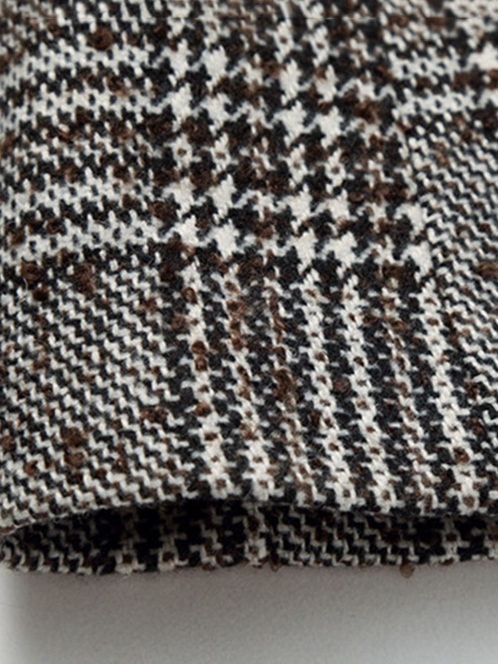Geruite Halflange Slanke Jas Met Één Rij Knopen