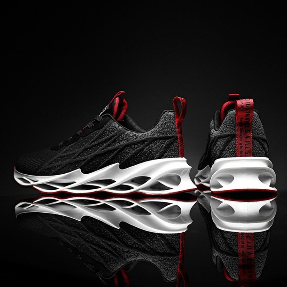 Platte Sneakers Met Veters En Laag Uitgesneden Bovenwerk