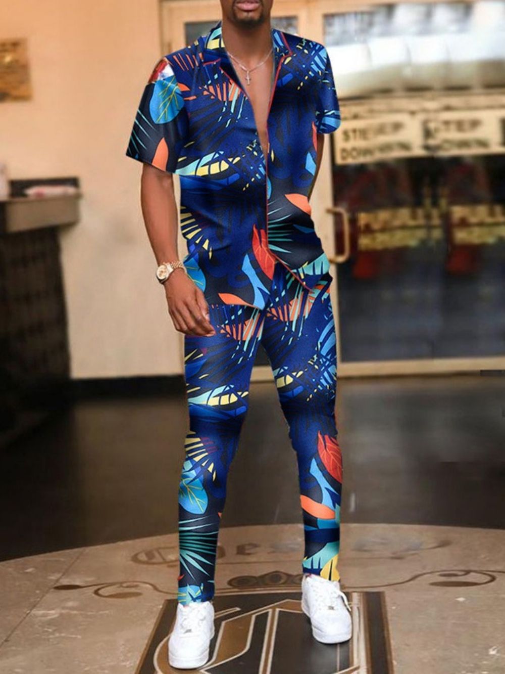 Zomeroutfit Met Kleurblokken En Casual Print