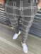 Grijs