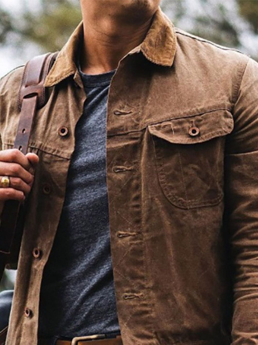 Slanke Jas Met Revers En Effen Pocketvering