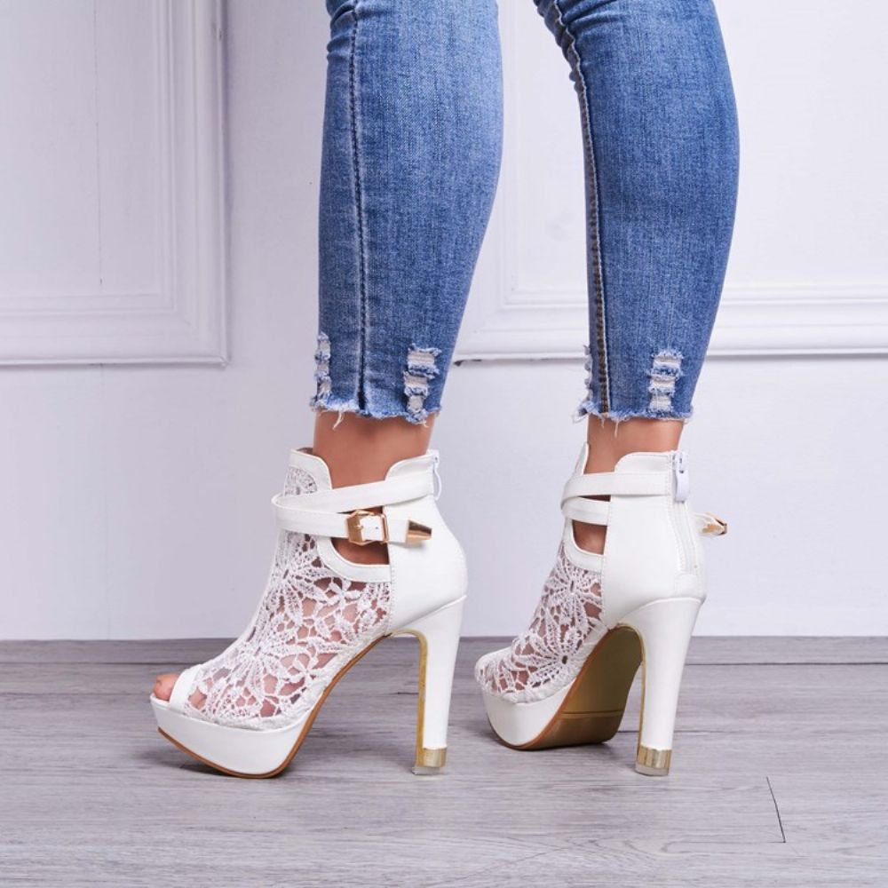 Witte Plateausandalen Met Hak En Kantdetail